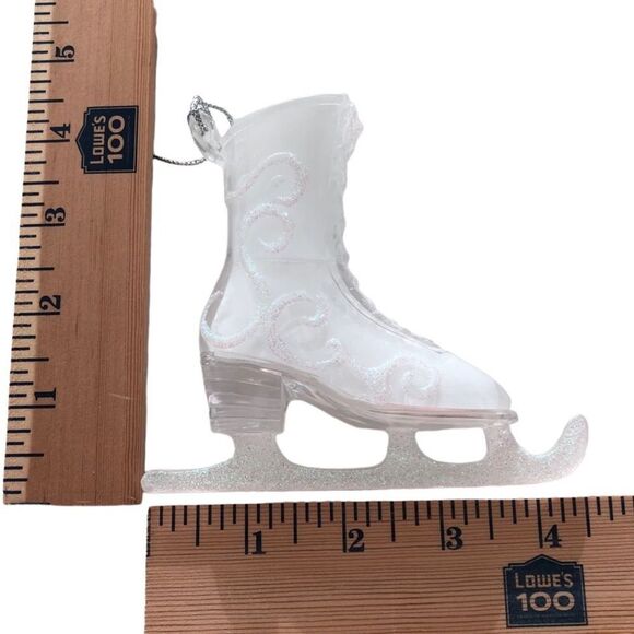 GLASS FIGURE SKATE ORNAMENT WITH SILVER GLITTER - Picture 12 of 13